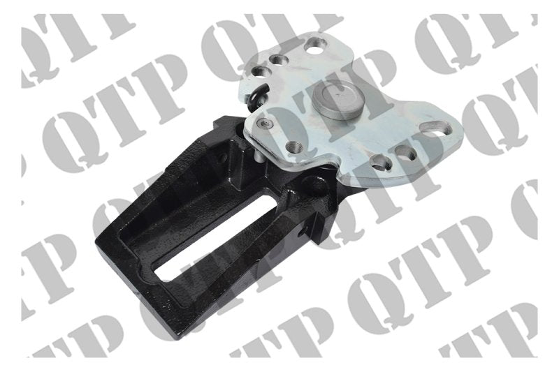 MUDGUARD BRACKET PIVOT RH