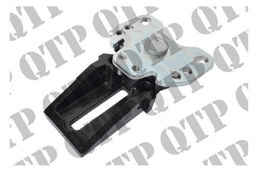 MUDGUARD BRACKET PIVOT RH